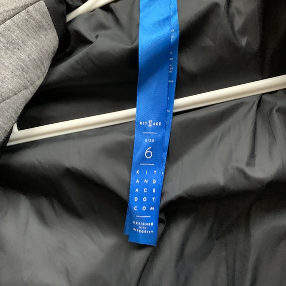 Kit ace ladies size 6 down coat - Picture 2 of 4